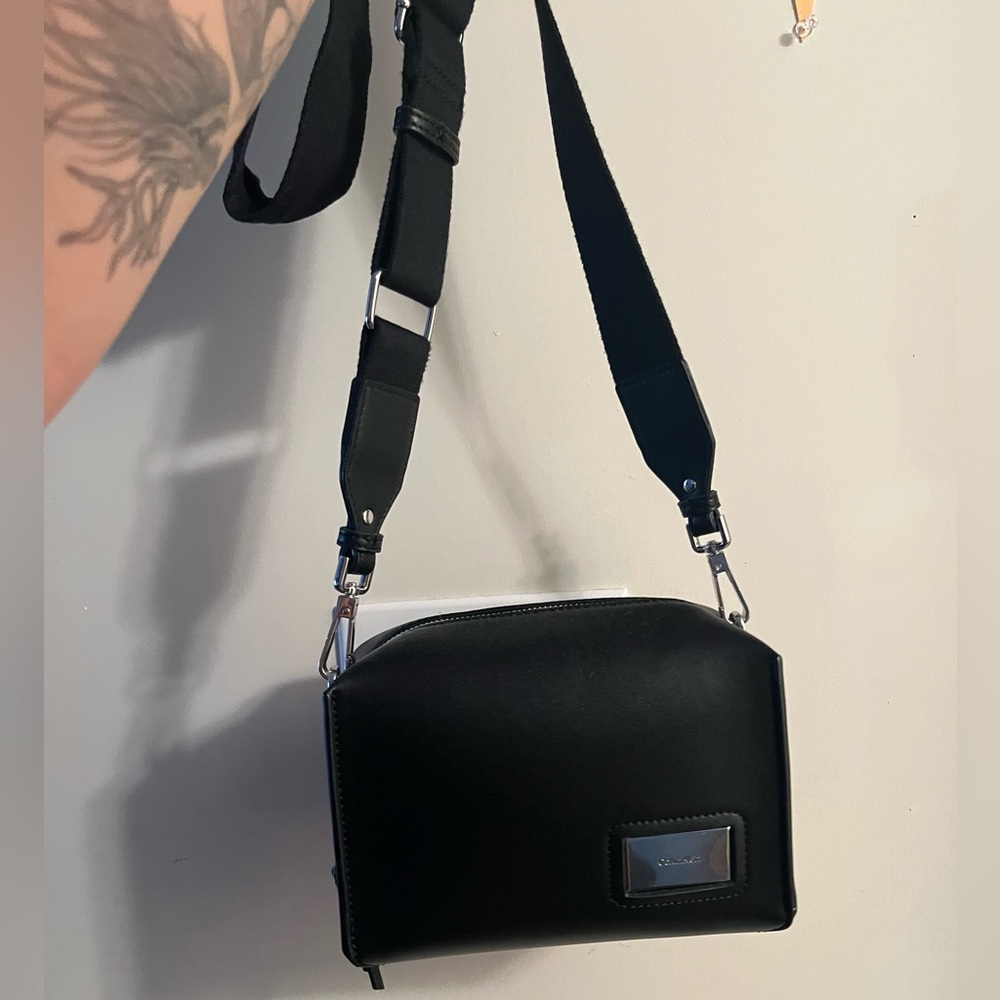 BRAND NEW Calvin Klein box shoulder/crossbody bag
